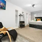 Awesome 1 Bedroom Flat In Twickenham