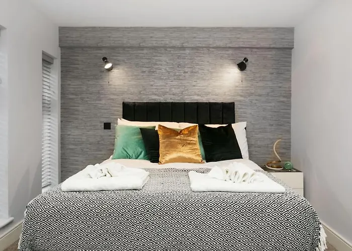 Awesome 1 Bedroom Flat In Twickenham