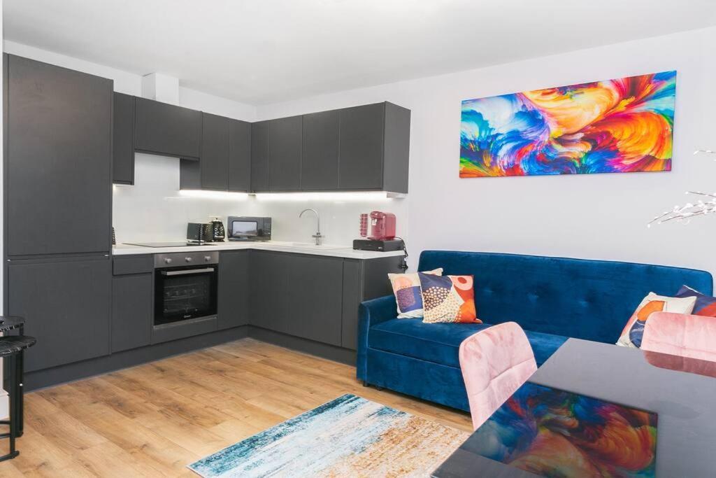 Awesome 1 Bedroom Flat In * Twickenham